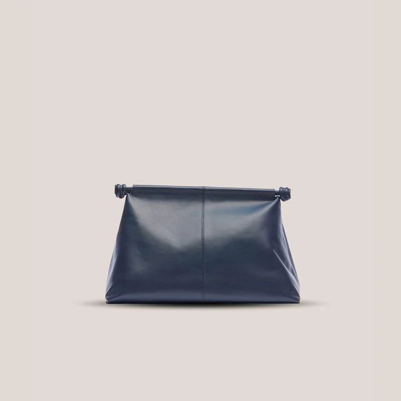 KIARA LEATHER CLUTCH NAVY BLUE