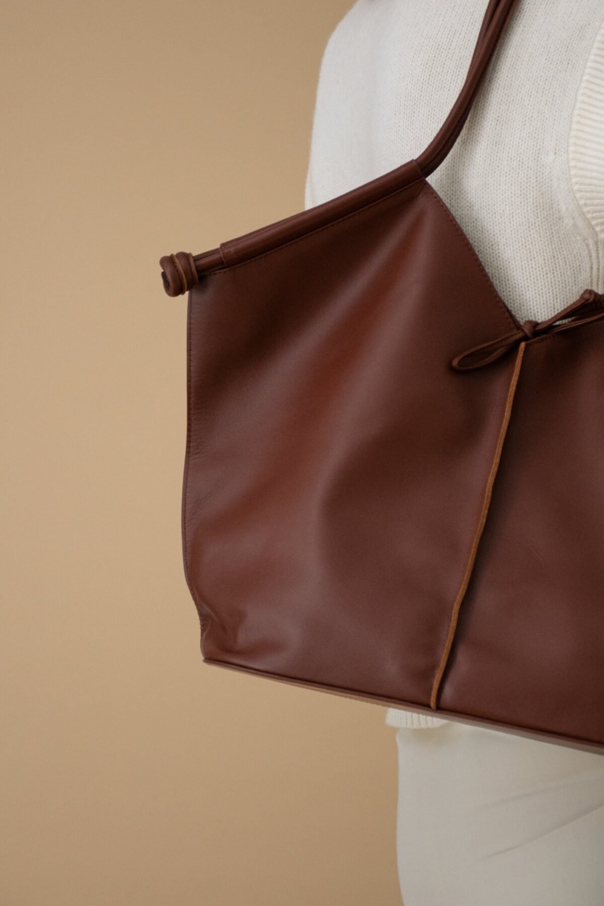 CLAY TOTE BAG SYRUP BROWN - Image 4